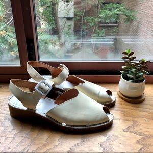 Vintage Robert Clergerie cream sandals 8.5